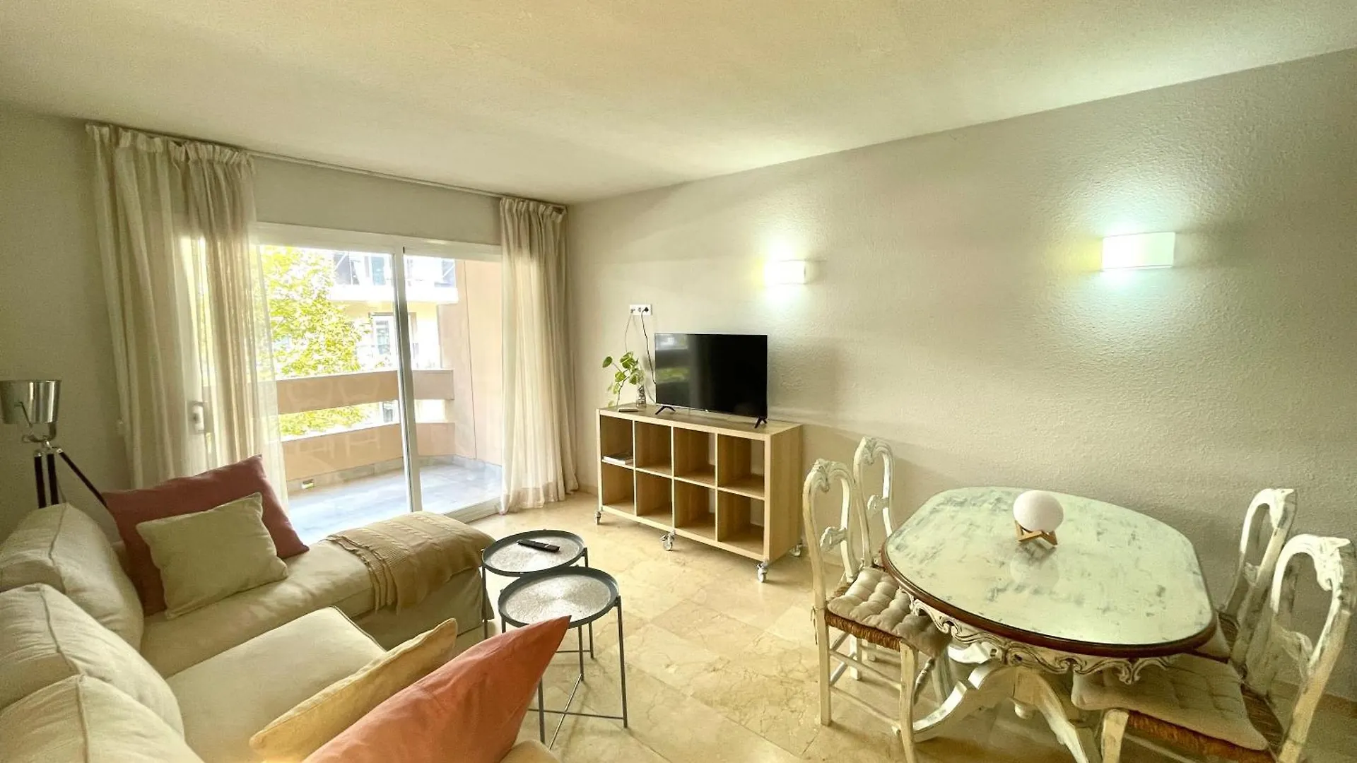 La Pimentera Central Apartments 3 - Parking Gratis Marbella Spain